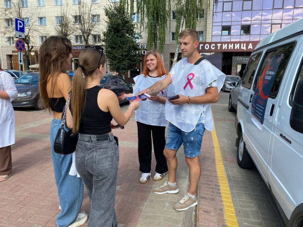 Вчера , 11 сентября, на Площади Ленина прошла профилактическая акция под названием "Проинформирован - значит защищен", посвященная Всероссийскому Дню трезвости.