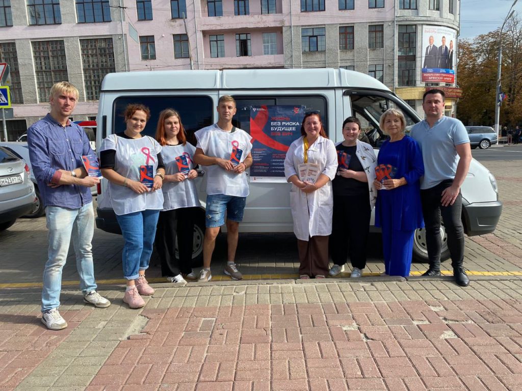 Вчера , 11 сентября, на Площади Ленина прошла профилактическая акция под названием "Проинформирован - значит защищен", посвященная Всероссийскому Дню трезвости.